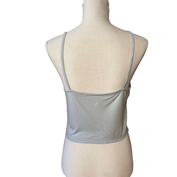 Me to We Women's Knotted Crop Tank Top in Light Gray Size Medium - Picture 4 of 5